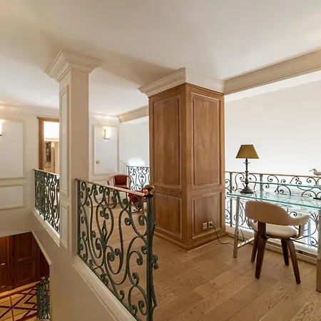 Apartment Ref 823 - Center - Duplex For Rent Cannes